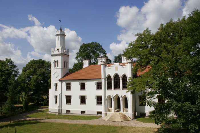 Stadnina Koni Chrcynno - Pałac